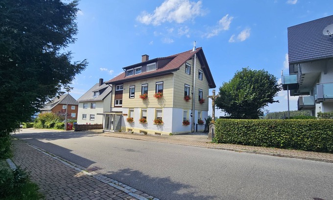 Sankt Maergen Apartment | Apartment 'Haus Loks' with Mountain View, Shared Terrace and Wi-Fi