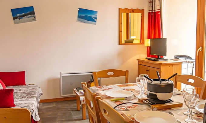 Termignon Apartment | Apartment 'Hirka' with Mountain View, Balcony and Wi-Fi