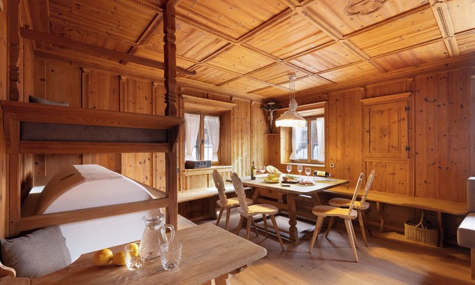 Renon Ski Chalet | Apartment 'Hofer Hitt 1' with Mountain View, Private Terrace and Wi-Fi
