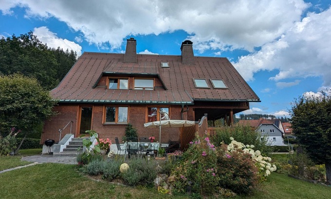 Titisee-Neustadt Apartment | Apartment 'Hüsli' with Mountain View, Shared Terrace and Wi-Fi