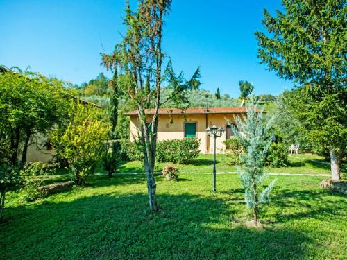 Alberi Apartment | Apartment Il Gelsomino by Interhome