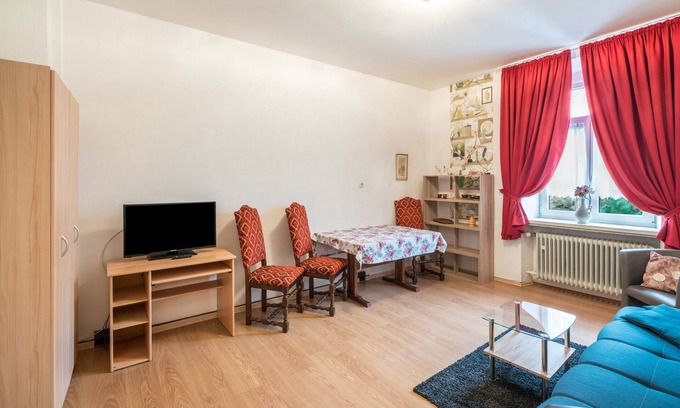 Nussdorf am Inn House | Apartment In A Hotel 'Nußdorfer Hof - Apartment 2' with Wi-Fi