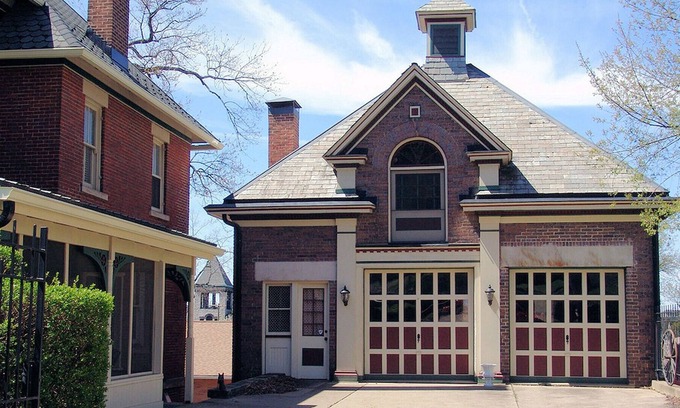 Massillon Apartment | Apartment In An 1882 Carriage House
