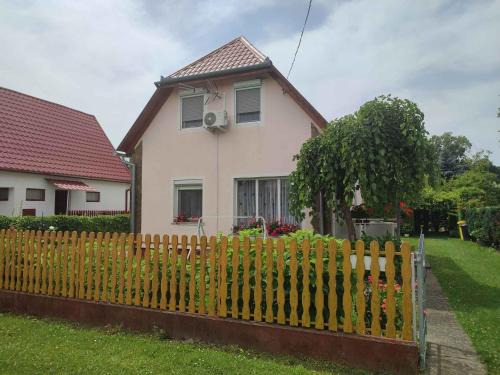 Balatonmariafurdo Apartment | Apartment in Balatonmariafürdo 19196