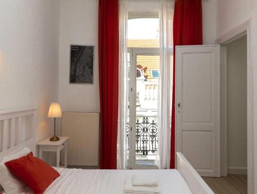 Upper Town Apartment | Apartment in Brussels, Lantsheere by Homenhancement SA