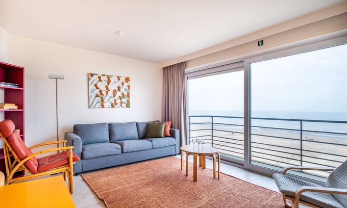 Koksijde-Bad Apartment | Apartment in Koksijde with Sea View
