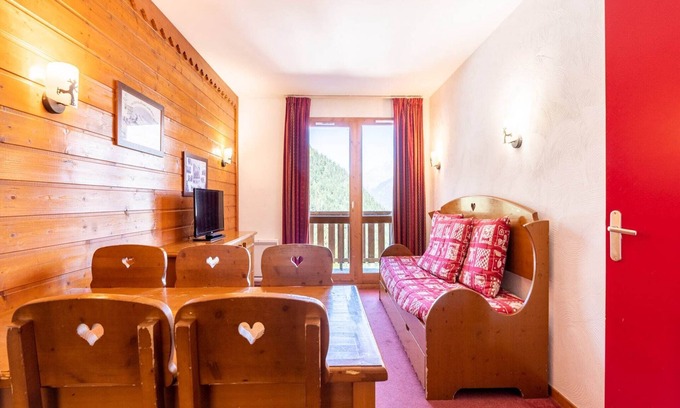 Valfrejus Apartment | Apartment in Modane with Ski Slope Access