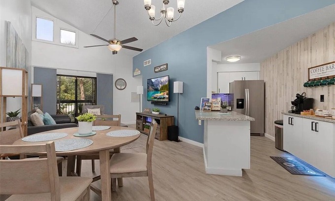 Ventura Condo | Apartment in Orlando: Golf Resort, Pool, and more!
