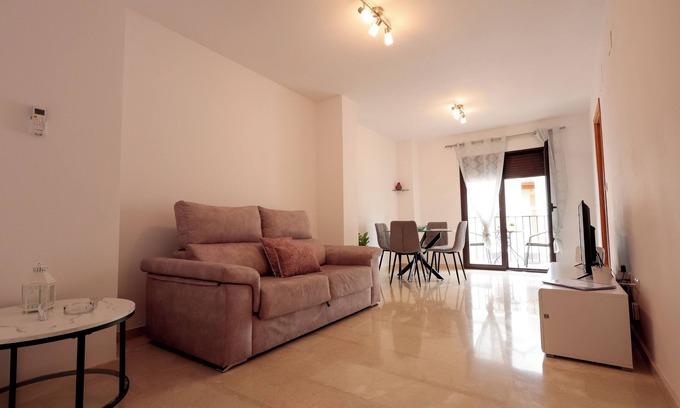 Barrio de la Vega Apartment | Apartment in quiet area between the snow and the beach, 10 min from the Alhambra