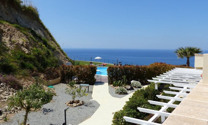Parghelia Apartment | Apartment in Tropea With Sea Views & Pool