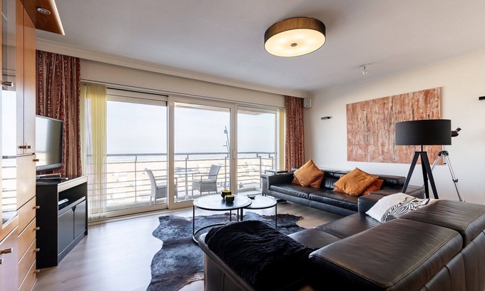 Blankenberge Apartment | Apartment in Zeedijk with Stunning Sea Views