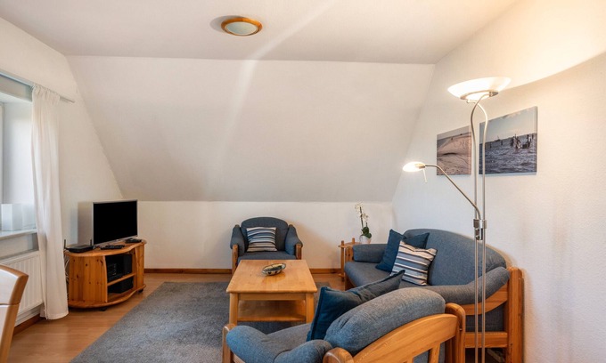 Pellworm Apartment | Apartment 'Inselpanorama' with Shared Terrace, Private Garden and Wi-Fi