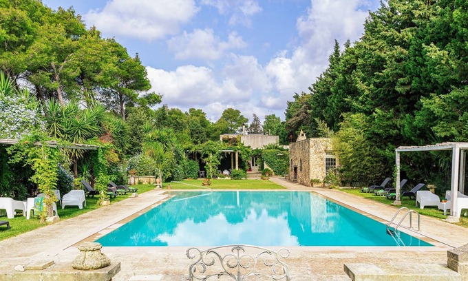 Castrignano de' Greci Apartment | Apartment 'Tenuta Chimeta - Casa Dei Profumi' with Shared Pool, Private Terrace and Wi-Fi