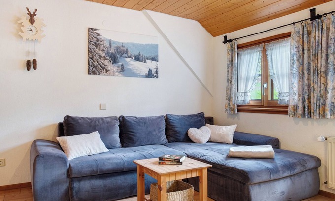 Todtnauberg Apartment | Apartment 'Kapelle' with Mountain View, Shared Garden and Wi-Fi