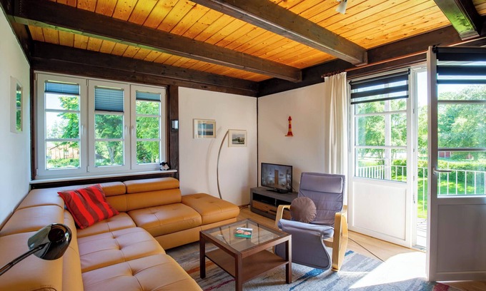 Ostersiel Apartment | Apartment 'Kleiner Seehund' with Balcony and Wi-Fi
