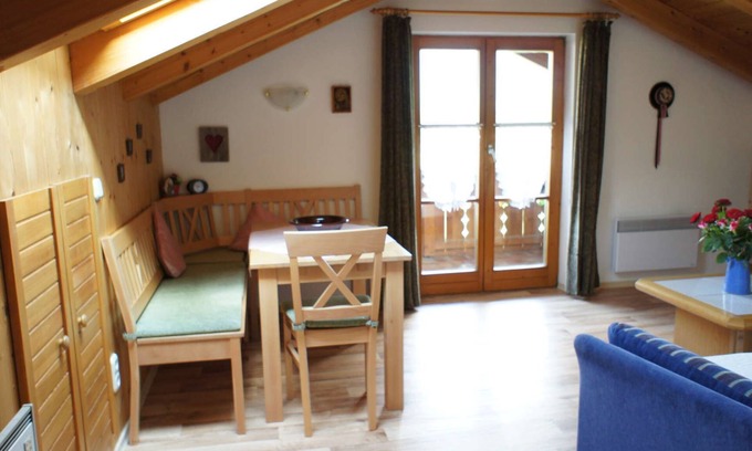 Hammersbach Apartment | Apartment 'Kramerblick' with Mountain View and Balcony