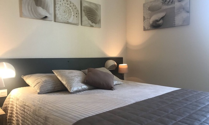 Dinard Apartment | Apartment L'Ecluse, 150m from the beach of l'écluse