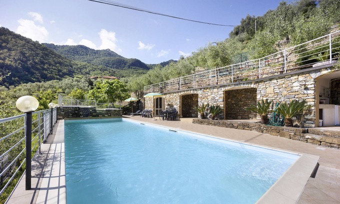 Rossi Apartment | Apartment 'La Cicala 5' with Shared Pool, Private Terrace and Shared Garden