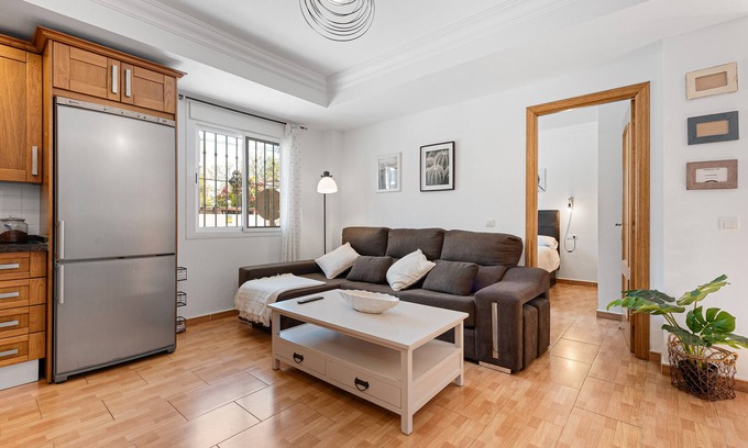 La Cala del Moral Apartment | Apartment 'La Casita De La Playa' with Private Terrace, Wi-Fi and Air Conditioning