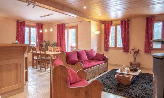 Taninges Apartment | Apartment 'La Grange - 4 Pers' with Mountain View, Private Garden and Wi-Fi
