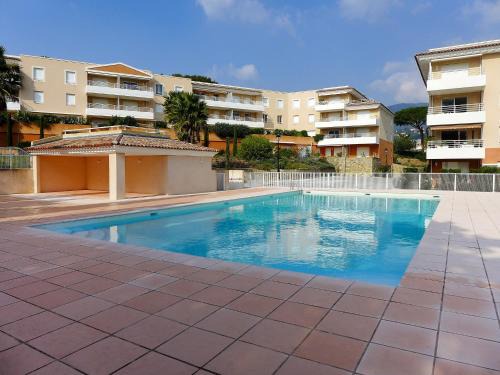 Cavaliere Apartment | Apartment Le Domaine de la Baie-3 by Interhome