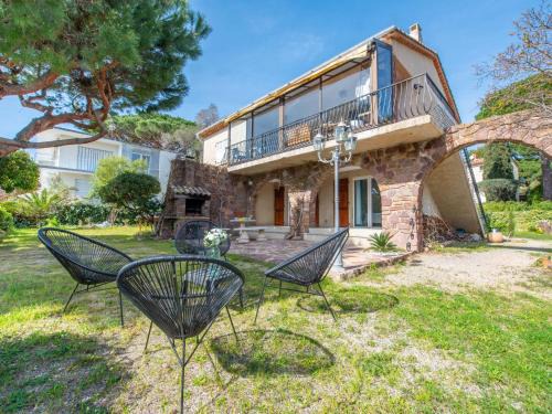 Cavaliere Apartment | Apartment Le Jasmin by Interhome