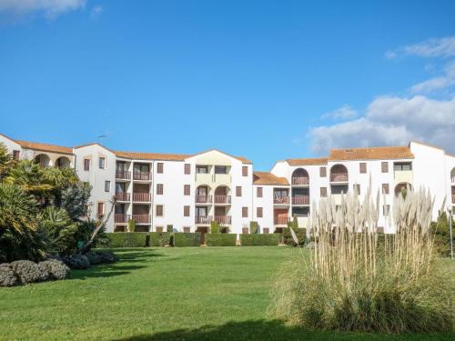 Vaux-sur-Mer Apartment | Apartment Les Balcons de l'Atlantique-10 by Interhome