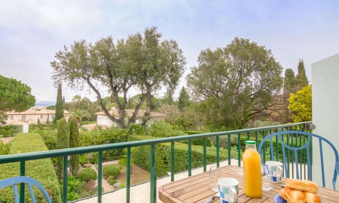 Saint-Tropez Apartment | Apartment Les Carles by Interhome