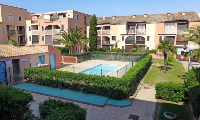 Les Arenes Apartment | Apartment Les Coraux in Canet-Plage - 4 persons, 1 bedrooms