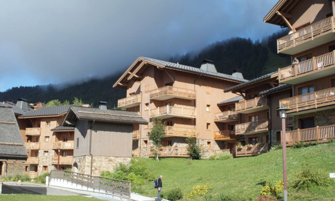 Bisanne 1500 Apartment | Apartment 'Les Alpages' with Mountain View, Balcony and Wi-Fi