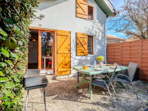 Mimizan-Plage Apartment | Apartment Les Landaises-5 by Interhome