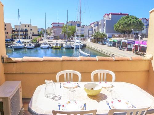 Port Rive Gauche Apartment | Apartment Les Méridiennes by Interhome