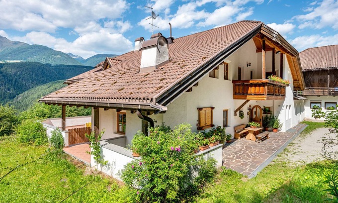 Vandoies Apartment | Apartment "Lindenhof 9" with Shared Garden & Wi-Fi