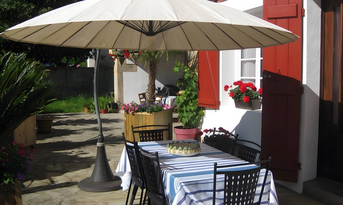 Sare Apartment | Apartment 'Location Saisonnière' with Private Terrace, Shared Garden and Wi-Fi