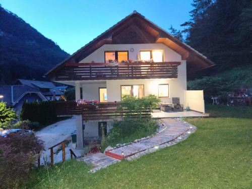 Jesenice Apartment | Apartment Magnolia