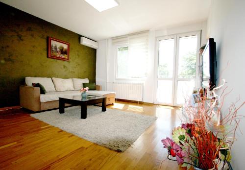 Cukarica Apartment | Apartment Maple