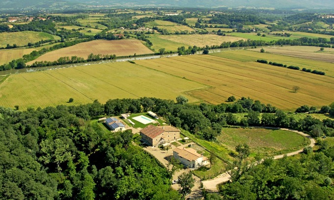 Pergine Valdarno Other | Apartment MARRONE with private entrance, big equipped garden and shared pool.