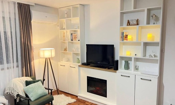 Krusevac Apartment | Apartment Mirror, Krusevac Accommodation - 51 sqm fully furnished apartment