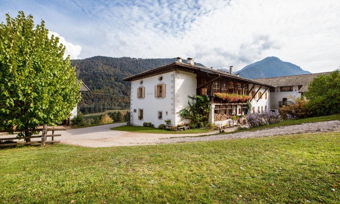 Montagna Apartment | 'Apartment Morgenlicht' with Balcony & Wi-Fi