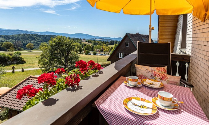Sankt Maergen Apartment | Apartment 'Möst' with Mountain View, Shared Garden and Wi-Fi