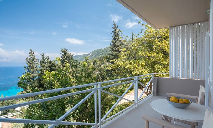 Agios Nikitas House | Apartment 'Myrto Homes Agios Nikitas Lefkada 2' with Sea View, Wi-Fi and Air Conditioning