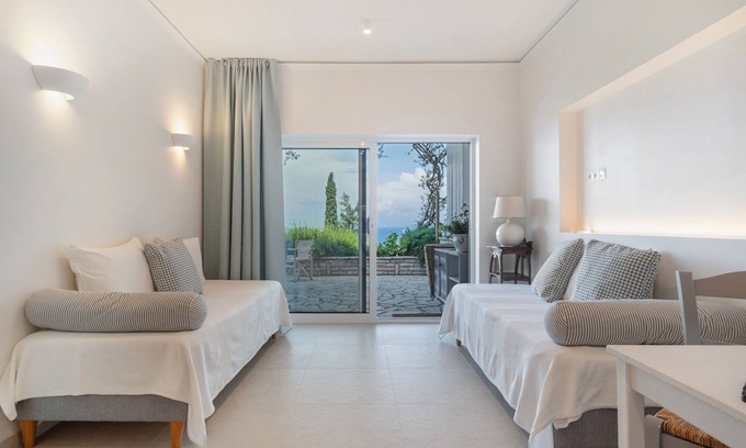 Agios Nikitas House | Apartment 'Myrto Homes Agios Nikitas Lefkada 4' with Sea View, Wi-Fi and Air Conditioning