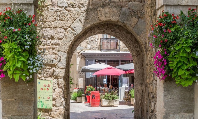 Bize-Minervois House | Apartment near the river in Bize-Minervois