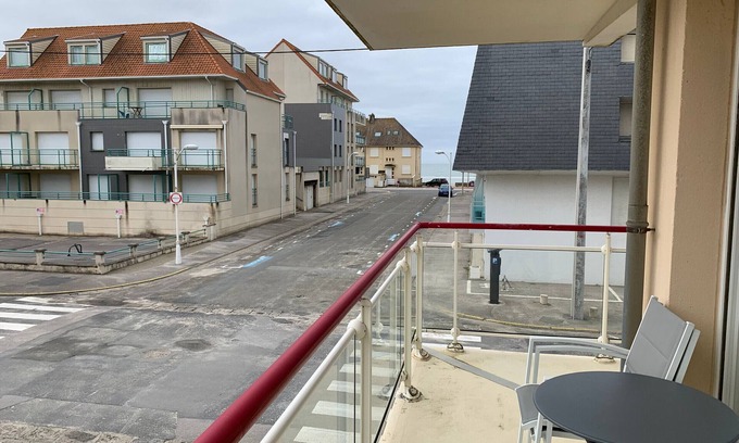 Fort-Mahon-Plage Apartment | Apartment near beach, 2 bedrooms, balcony, garage