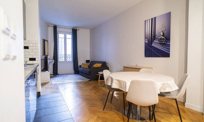 Quartier des Grandes-Carrieres Apartment | Apartment near Montmartre