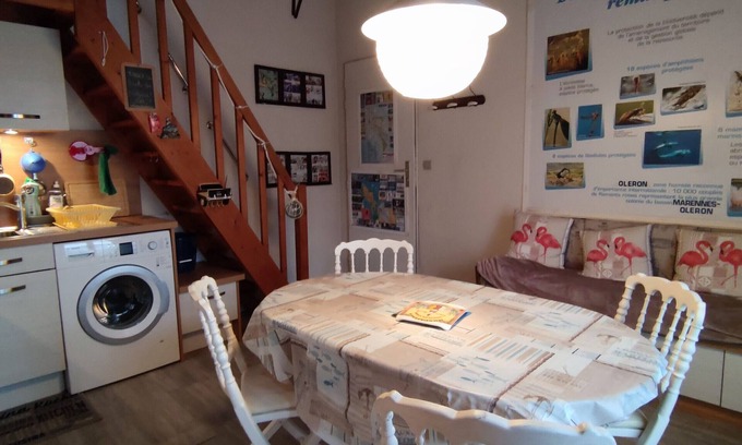La Remigeasse House | Apartment near the beach, balcony, and free parking