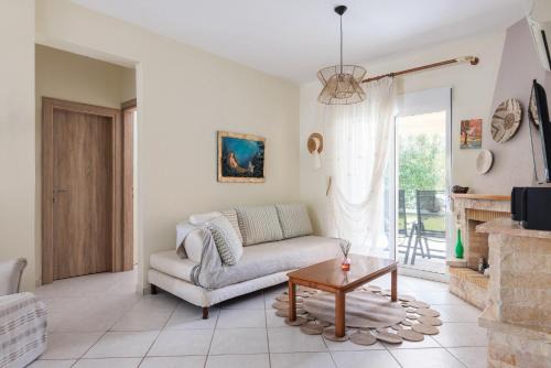 Flogita House | Apartment next to the Sea