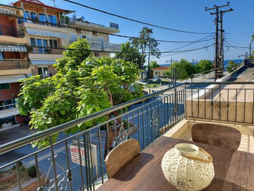 Kallikratia Apartment | Apartment on main pedestrian street with view