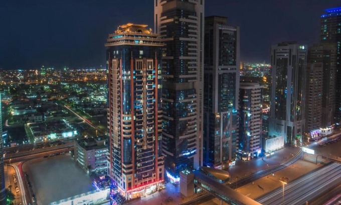 Trade Center House | Apartment on Sheikh Zayed Rd near Burj Khalifa