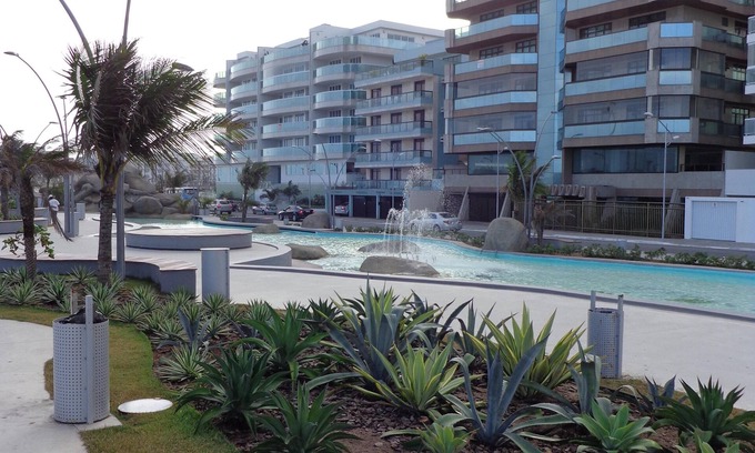 Vila Nova Apartment | Apartment on the edge of Praia do Forte in Cabo Frio, opposite Praça das Águas